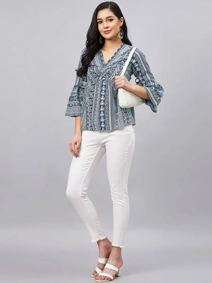 winered-woman-navy-blue-paisley-stripe-v-neck-top