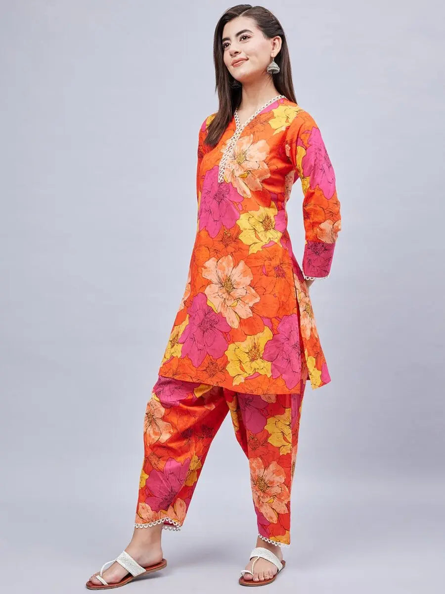 winered-woman-floral-print-v-neck-lace-detailing-co-ord-set