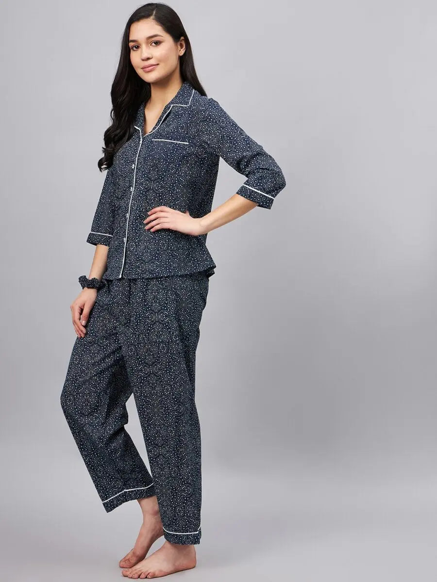 winered-women-lapel-collared-blue-bandhej-print-night-suit