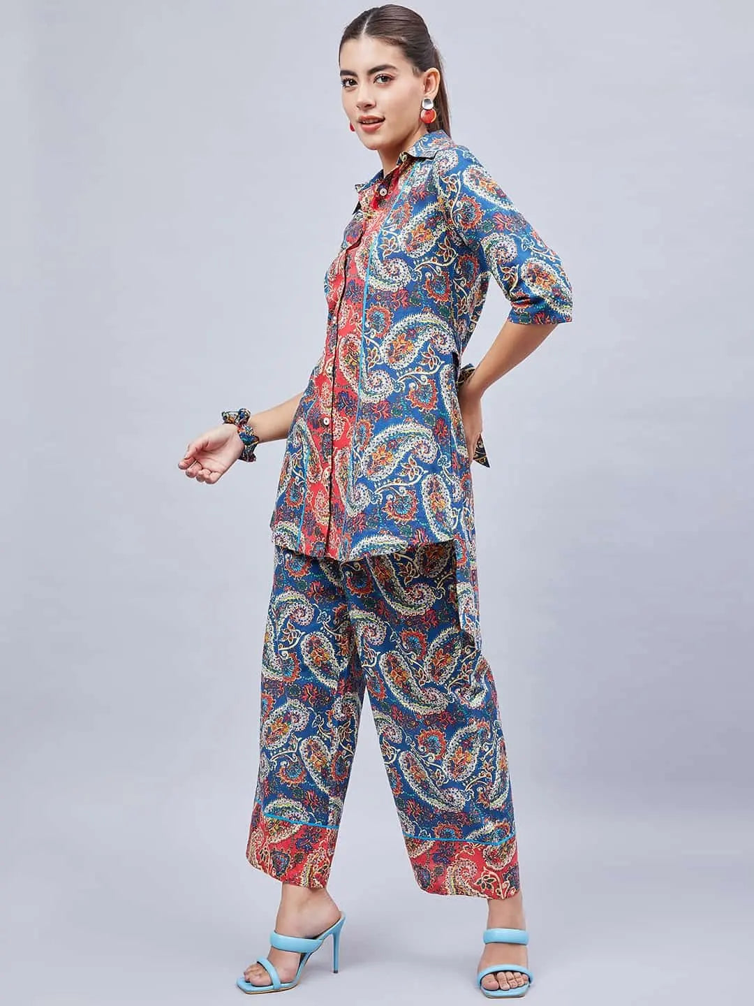 winered-woman-blue-paisley-print-hi-low-coord-set