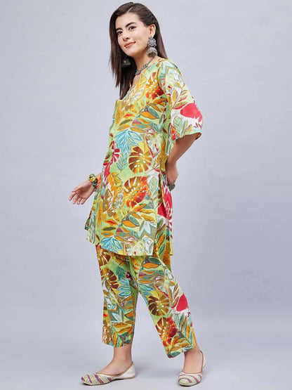 winred-woman-multicolour-printed-v-neck-co-ord-set