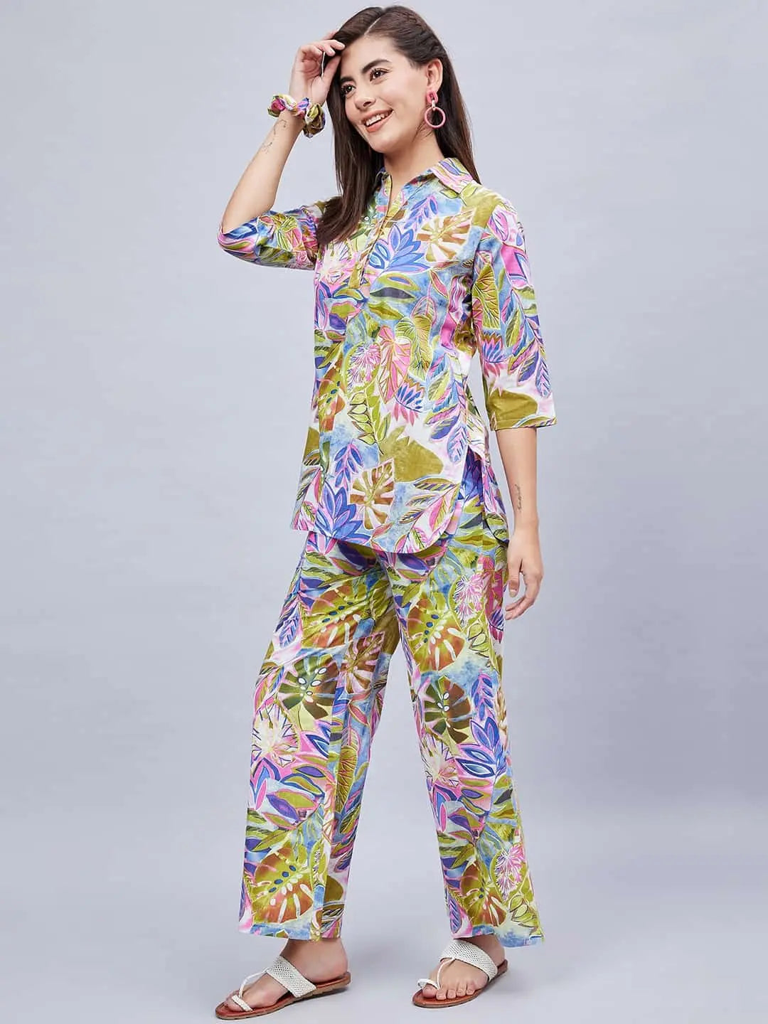 winred-woman-multicolour-printed-collared-neck-co-ord-set
