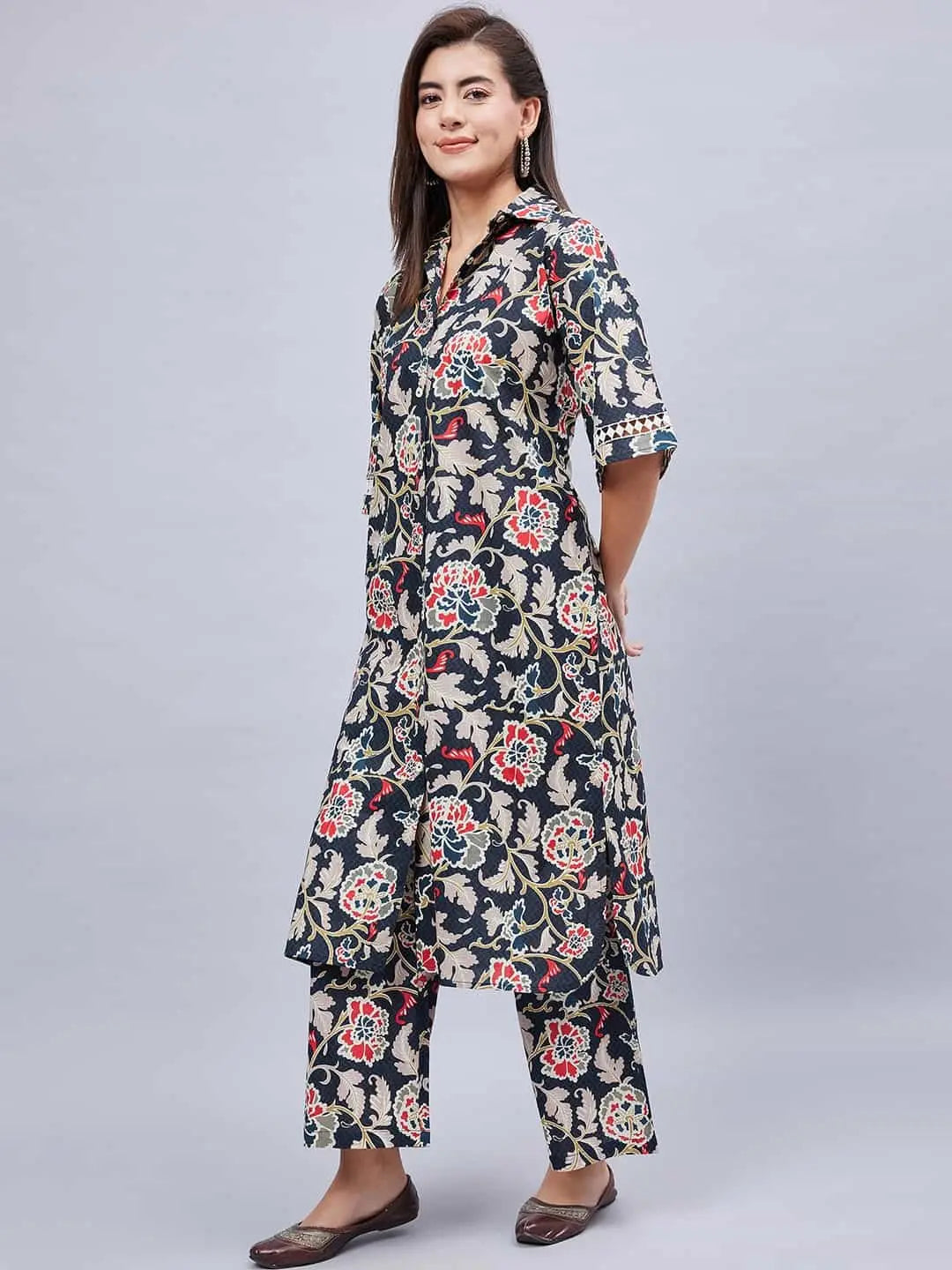 winered-woman-black-oversized-botanical-print-sleeve-lace-co-ord-set