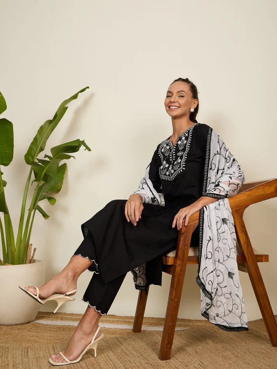 winered-woman-black-mirror-embroidery-kurta-with-dupatta-set