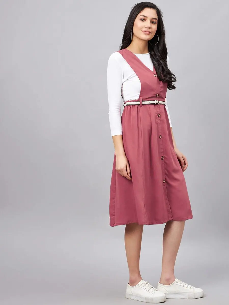 winered-women-soild-pinafore-dress-with-button