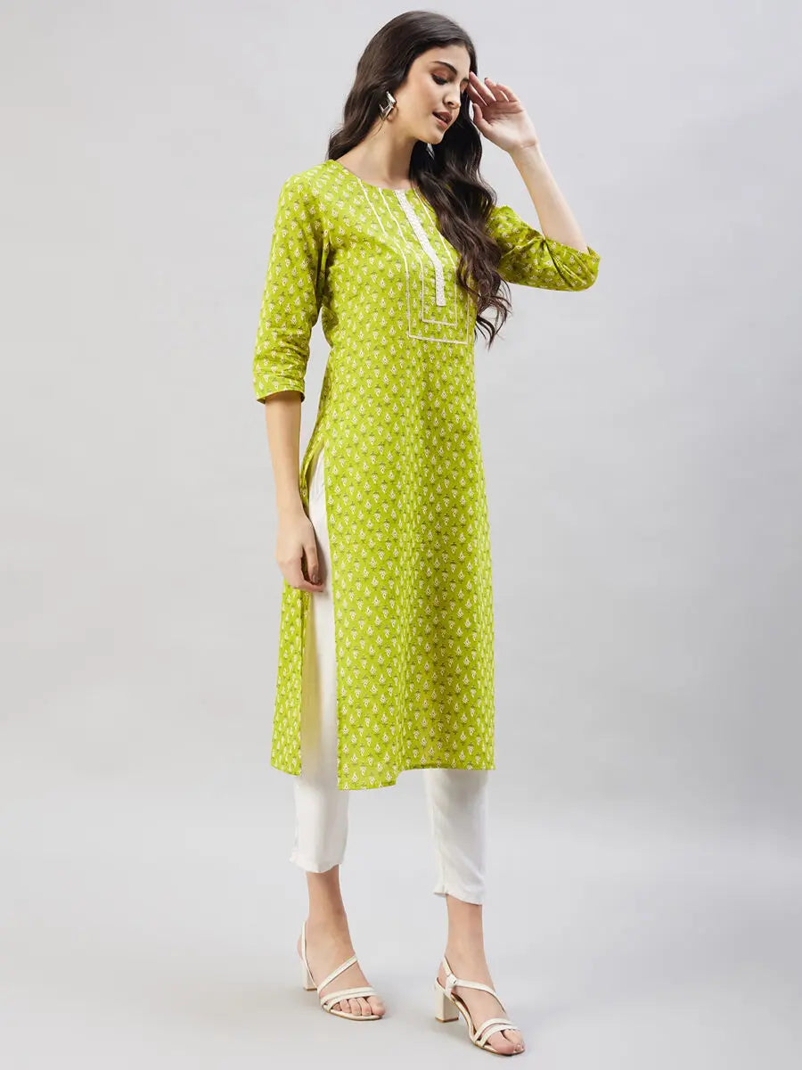 winered-women-green-paisley-print-mirror-embroidery-straight-kurta