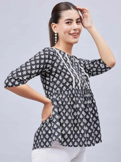 winred-women-black-and-white-yoke-printed-lace-top