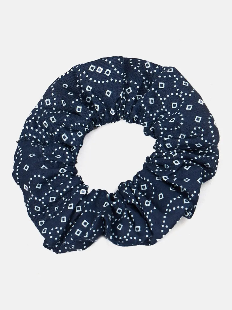 winered-women-lapel-collared-blue-bandhej-print-night-suit