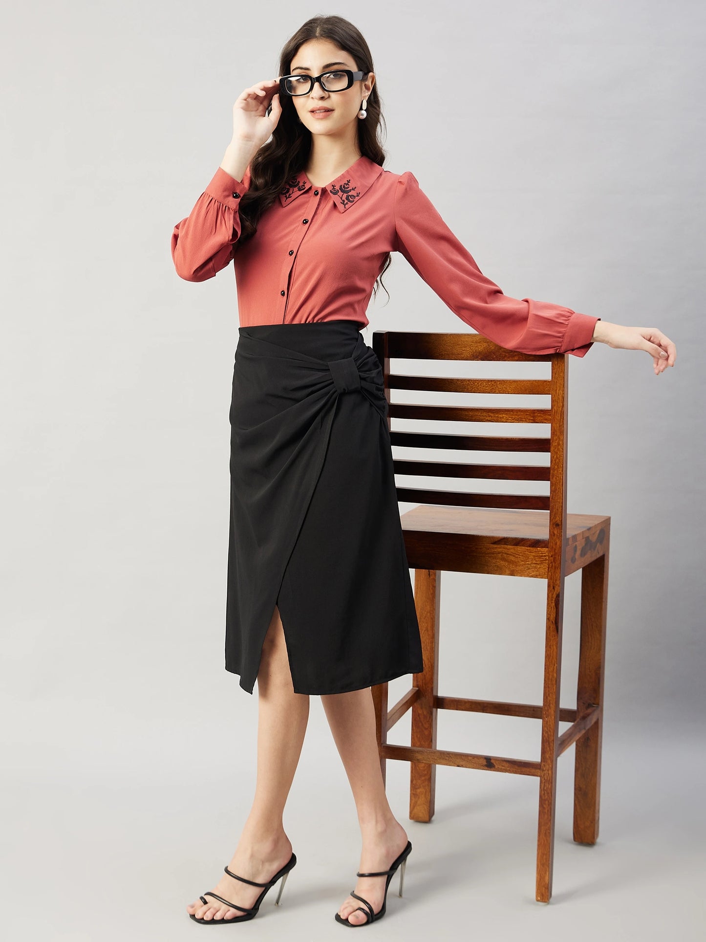 winered-woman-black-side-bow-crepe-skirt