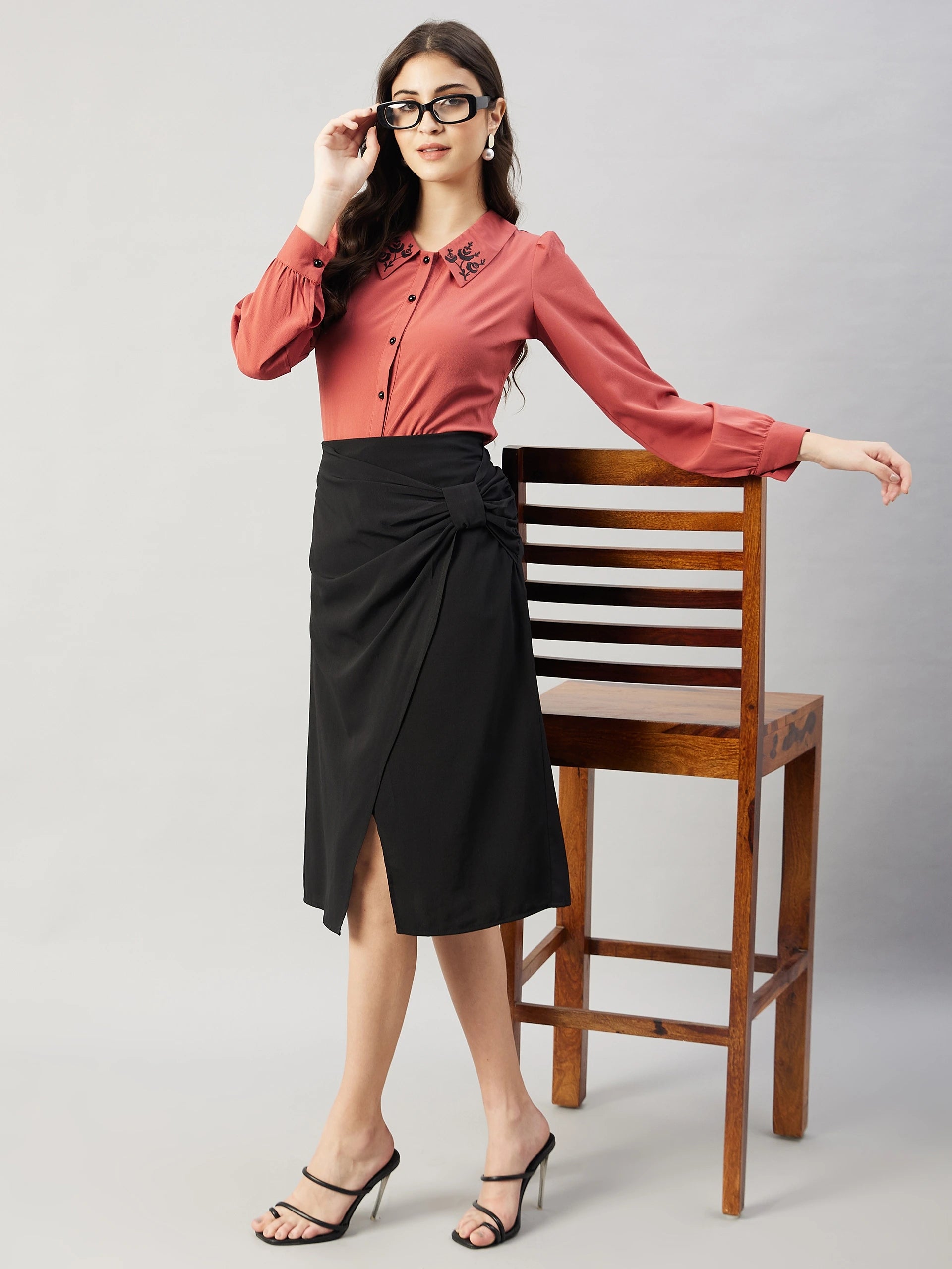 winered-woman-black-side-bow-crepe-skirt