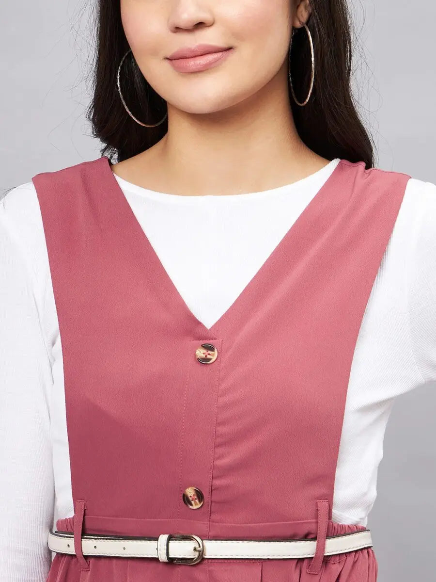 winered-women-soild-pinafore-dress-with-button
