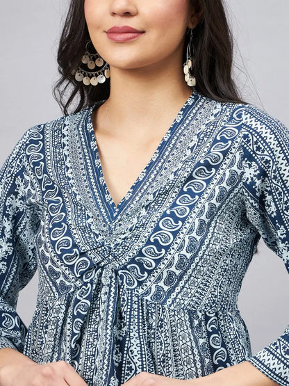 winered-woman-navy-blue-paisley-stripe-v-neck-top