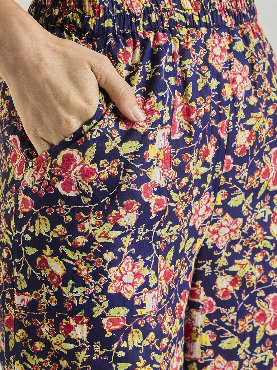 winered-women-navy-blue-printed-border-co-ord-set