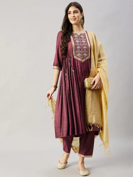 winered-woman-pink-embroidered-kurta-pant-dupatta-set