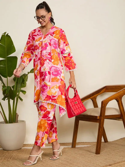 winered-woman-pink-floral-print-scalloped-aymmetric-hem-floral-co-ord-sets