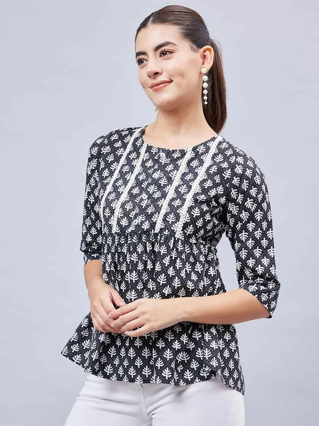 winred-women-black-and-white-yoke-printed-lace-top
