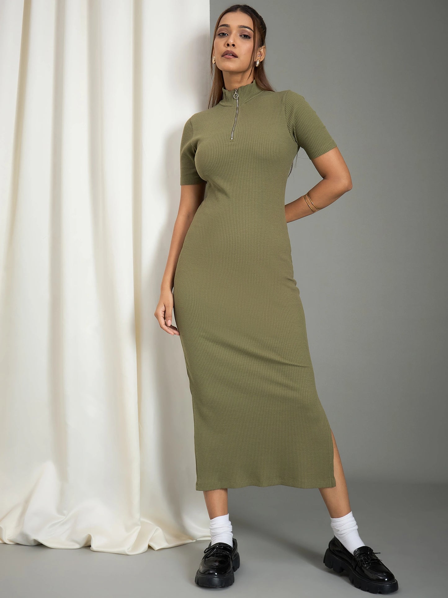 Women High Neck Knitted Sheath Dress