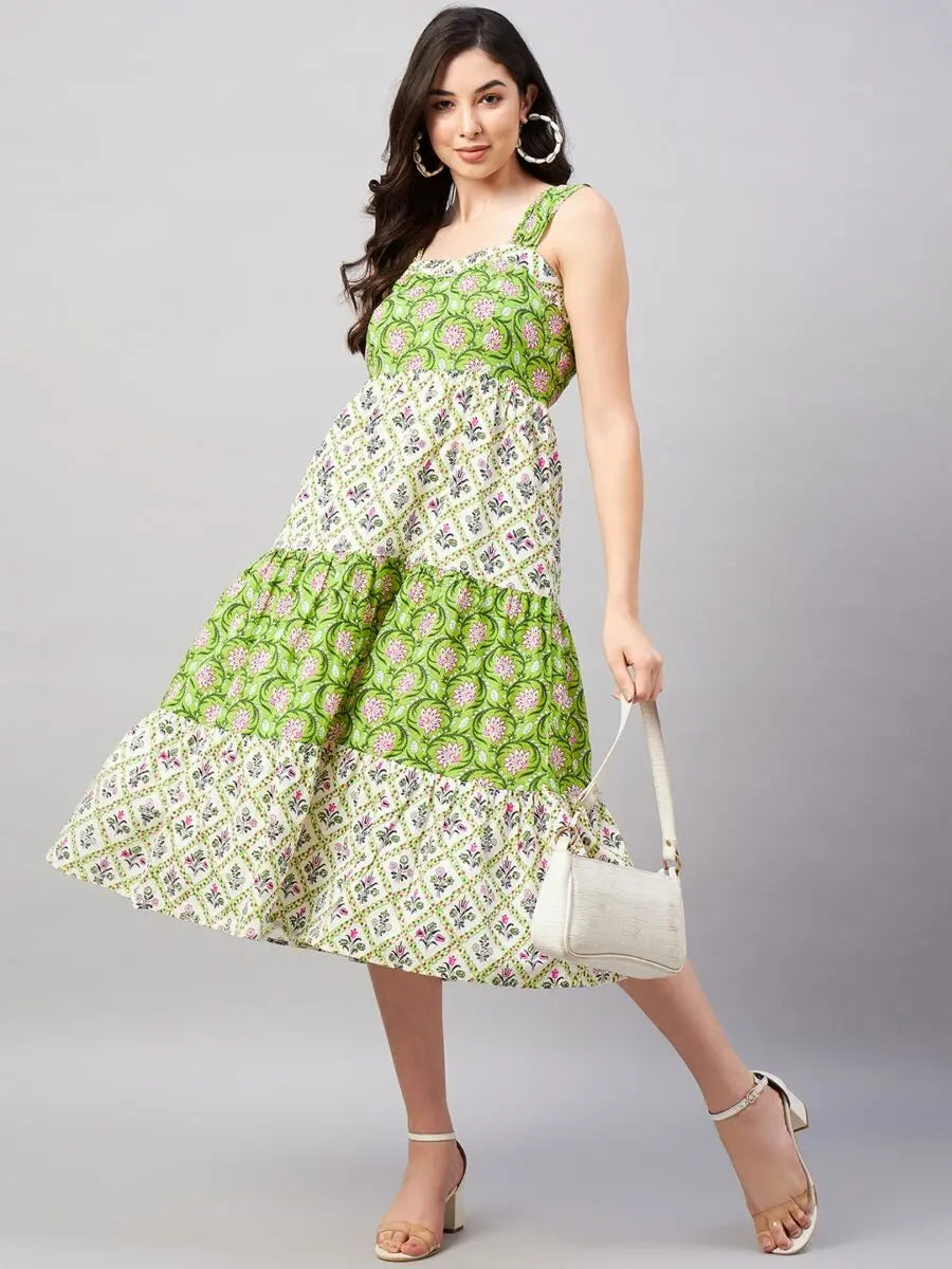 winered-women-green-white-shoulder-strap-panelled-dress