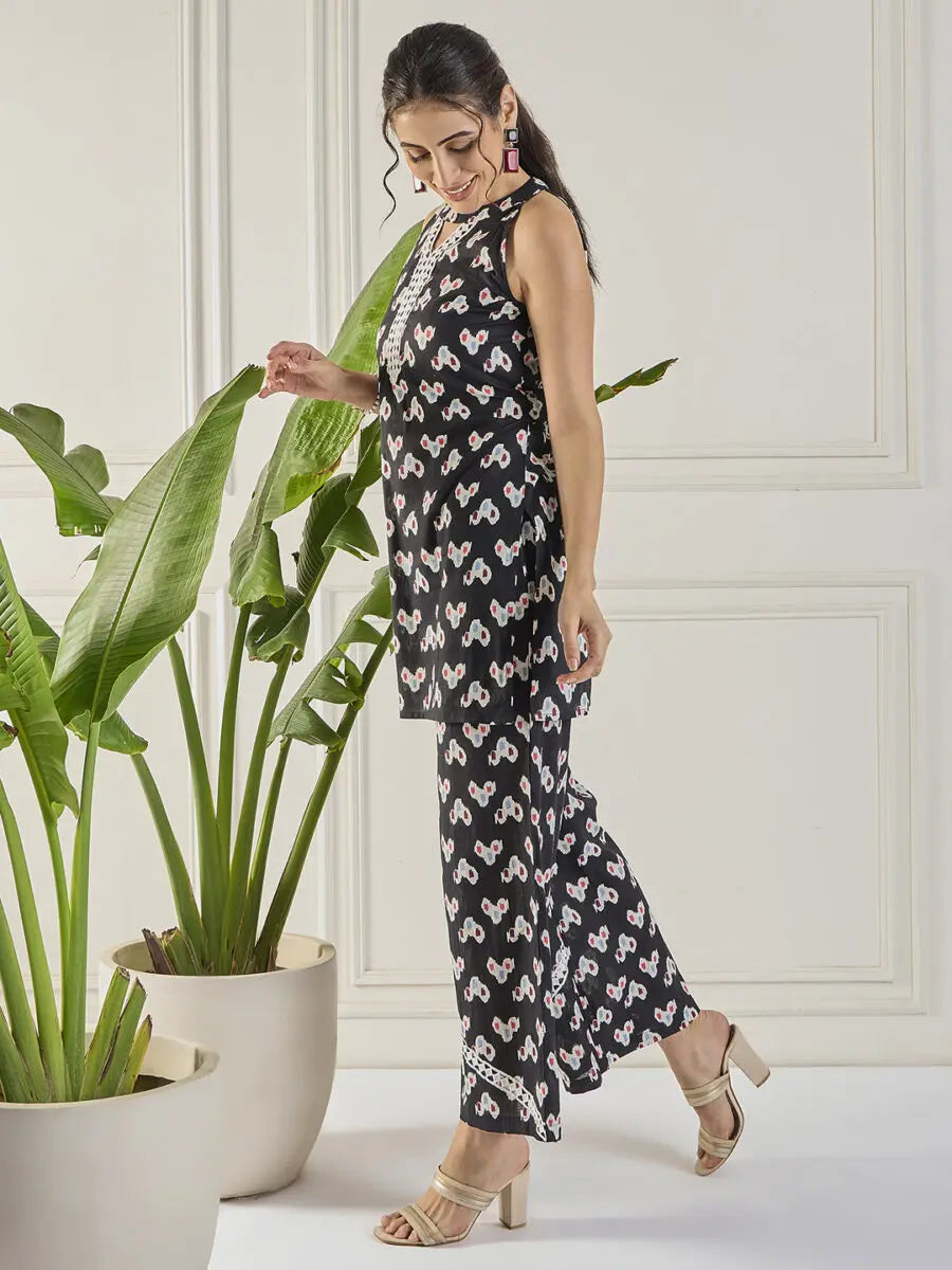 winered-women-black-ikat-print-halter-neck-co-ord-set