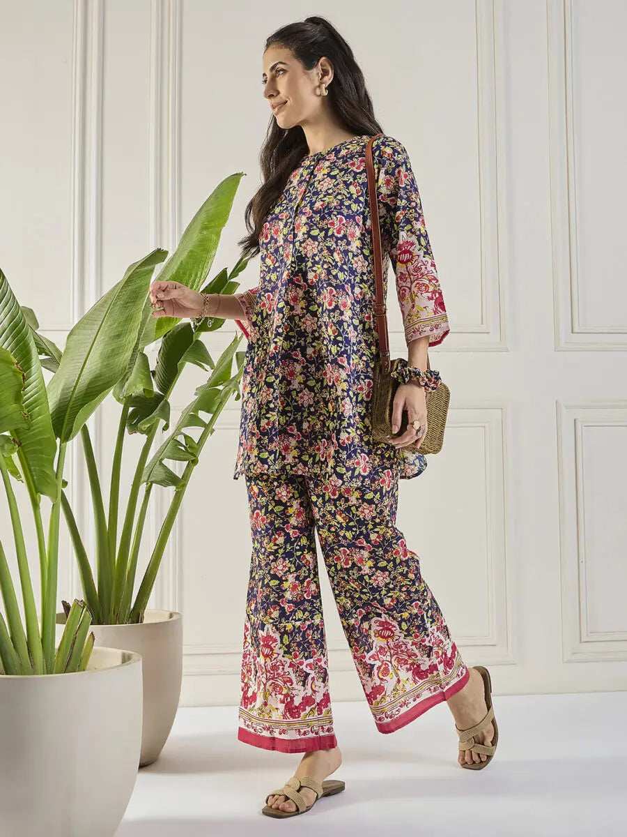 winered-women-navy-blue-printed-border-co-ord-set