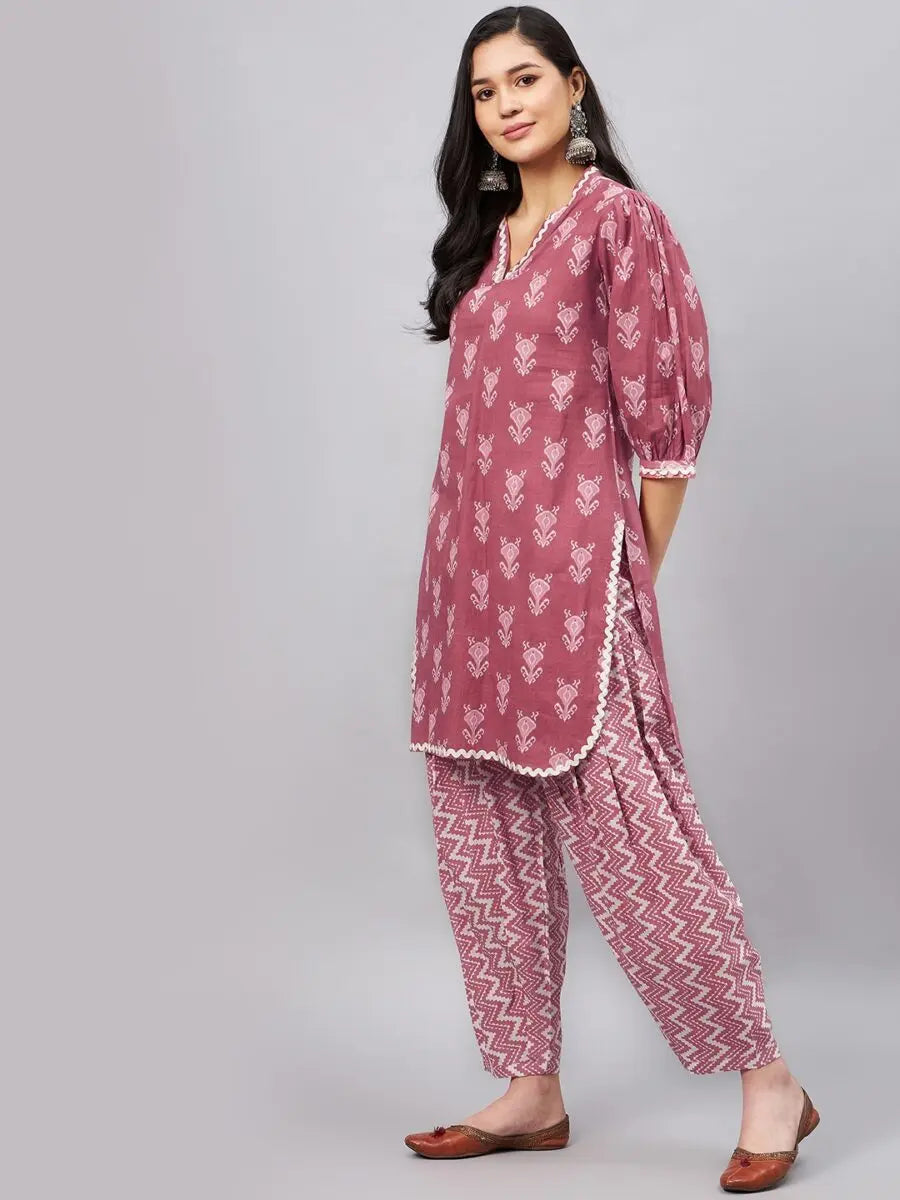 winered-woman-pink-white-zigzag-print-salwar-set