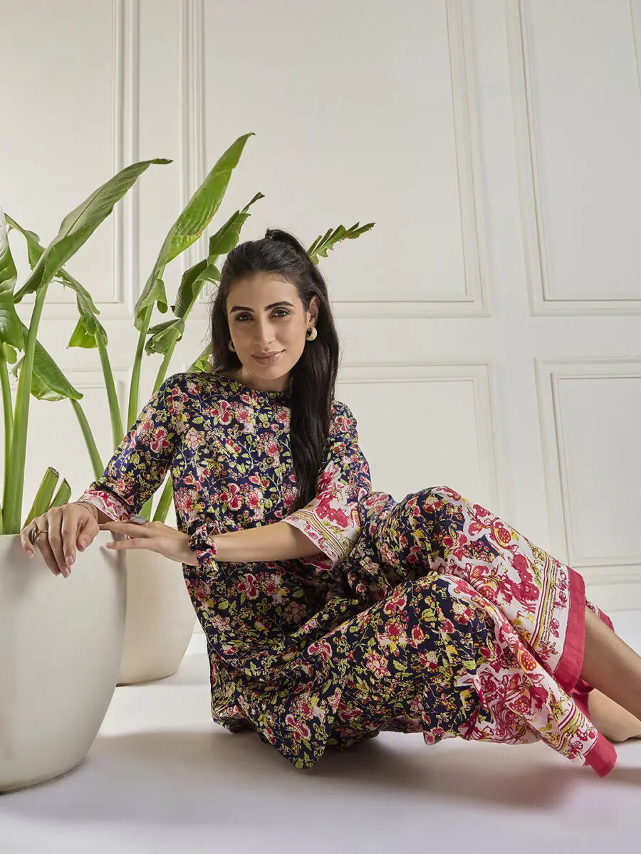 winered-women-navy-blue-printed-border-co-ord-set