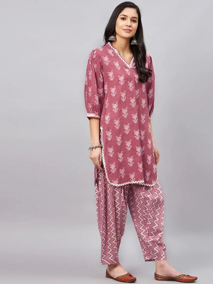 winered-woman-pink-white-zigzag-print-salwar-set