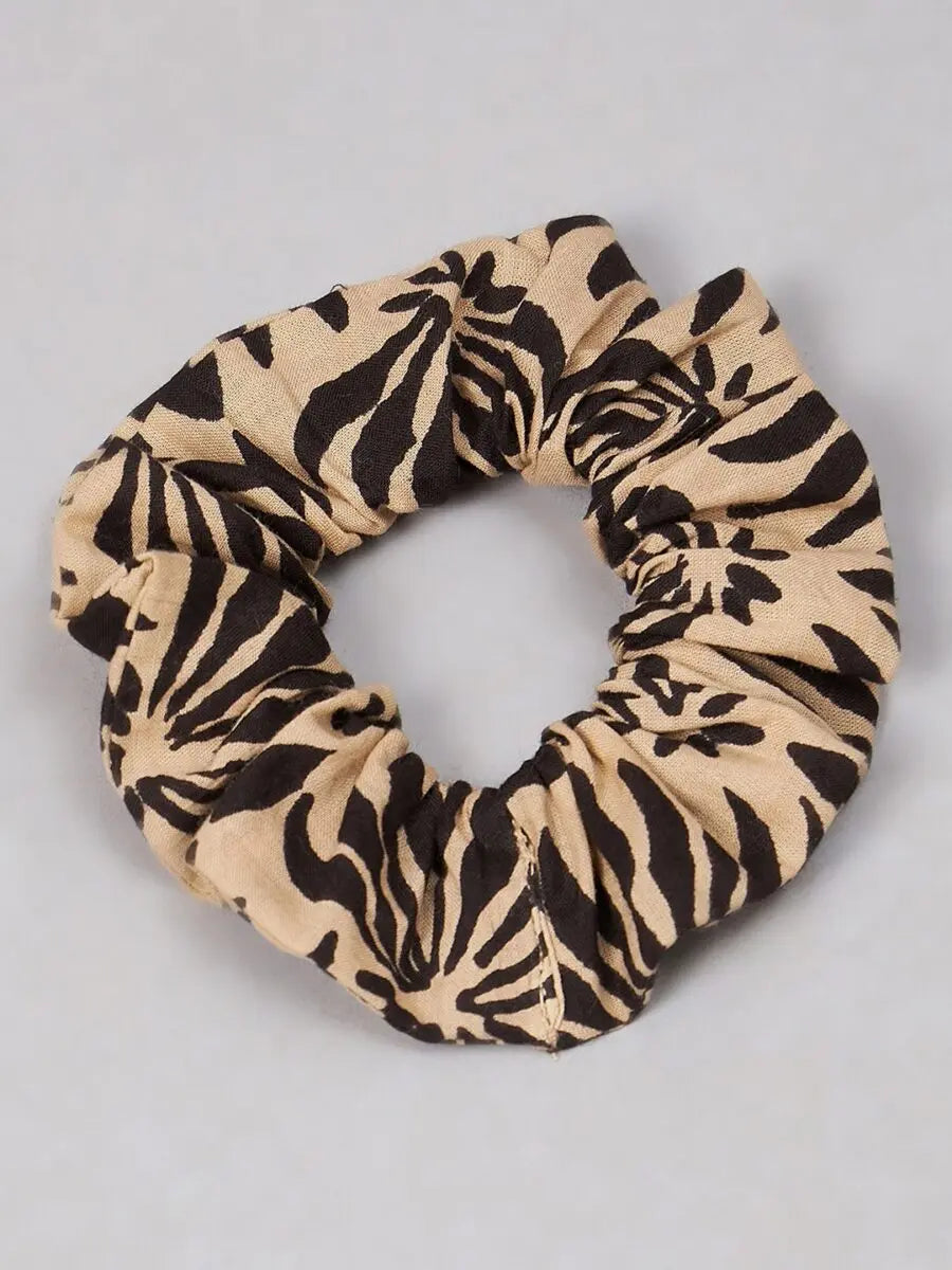 winered-women-beige-and-black-tulip-pant-co-ord-set-with-scrunchie