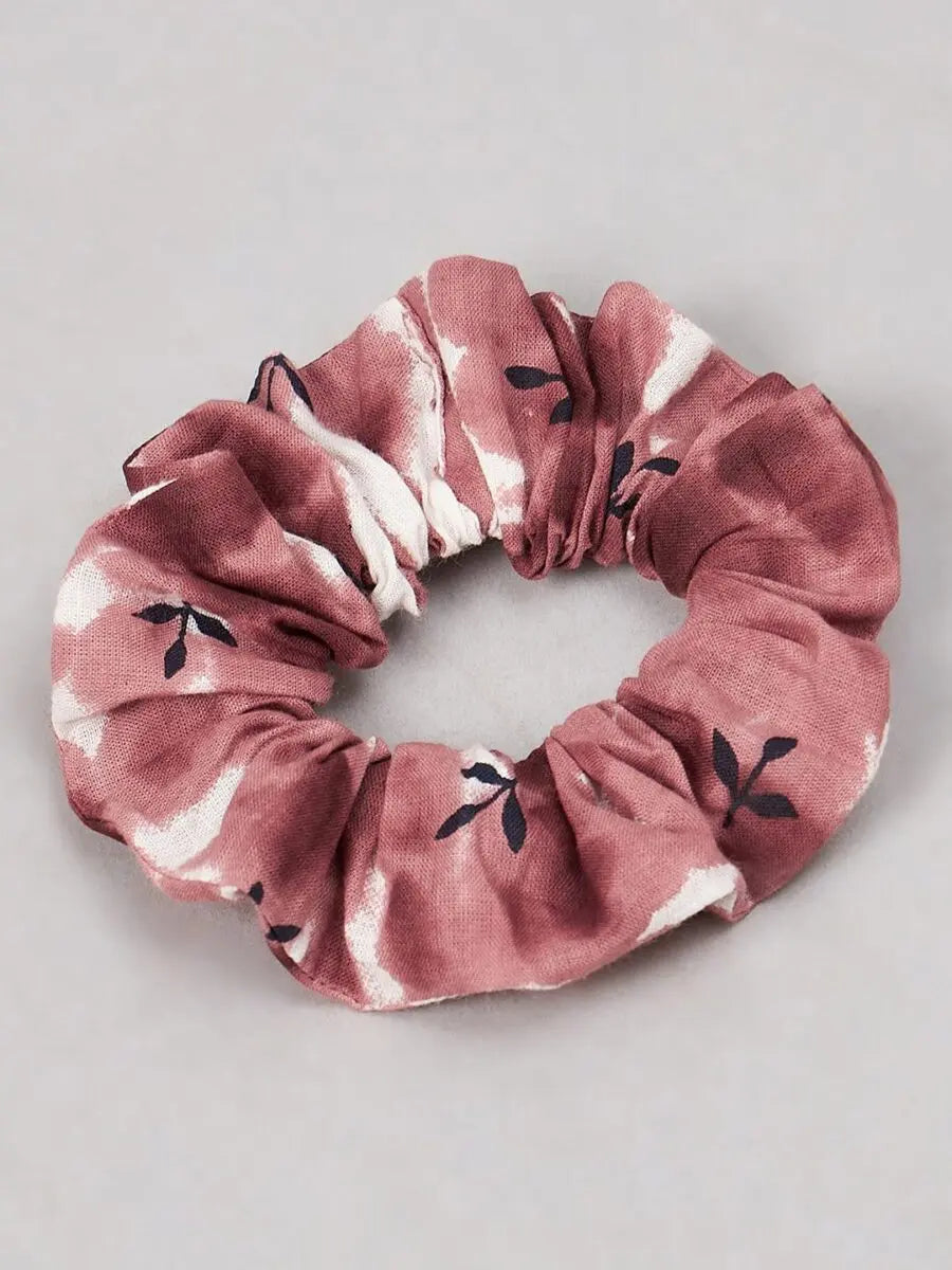 winered-woman-rust-and-white-tie-dye-co-ord-set-with-scrunchy