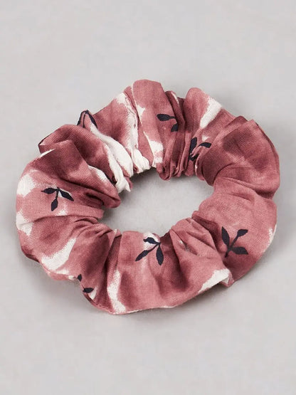 winered-woman-rust-and-white-tie-dye-co-ord-set-with-scrunchy