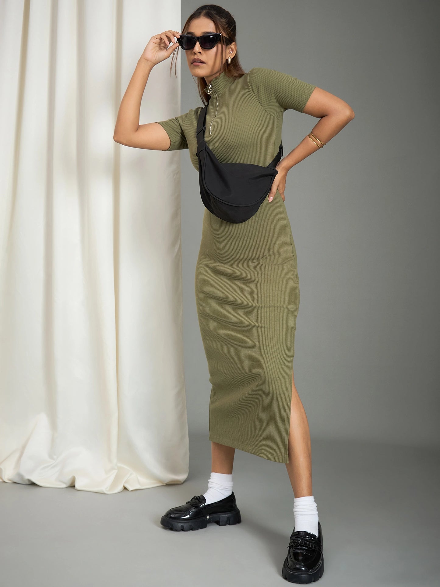 Women High Neck Knitted Sheath Dress