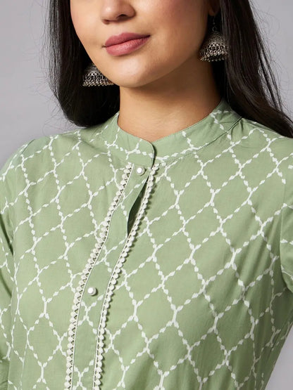 winered-women-green-printed-band-collar-front-slit-kurta-2