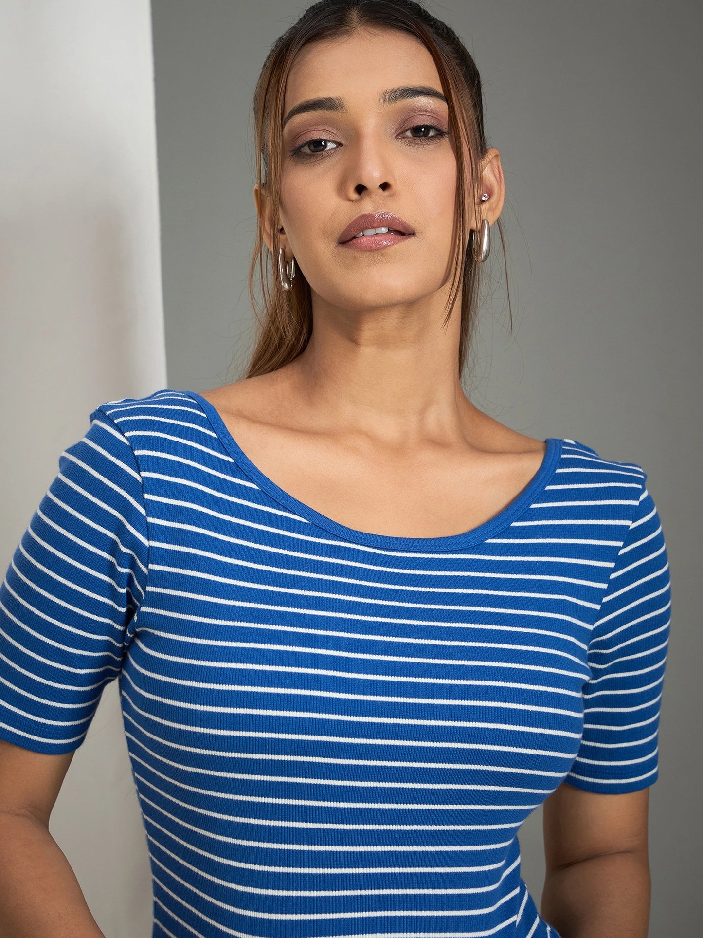 Women Bow-Knot Crew Neck Asymmetrical Hem Top